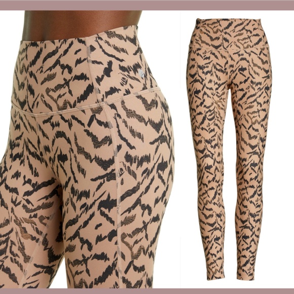 NWT Zella [ Small ] High Waist Studio‎ Lite Mesh Ankle Leggings in Tan Zebra - Picture 3 of 12